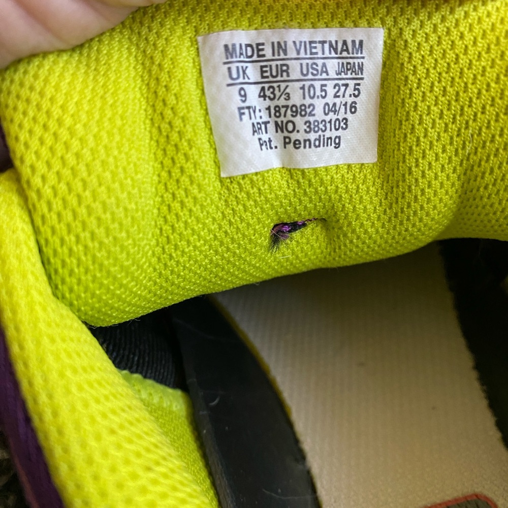 Salomon Women's Speedcross Athletic Shoes - Like New - Picture 5 of 6